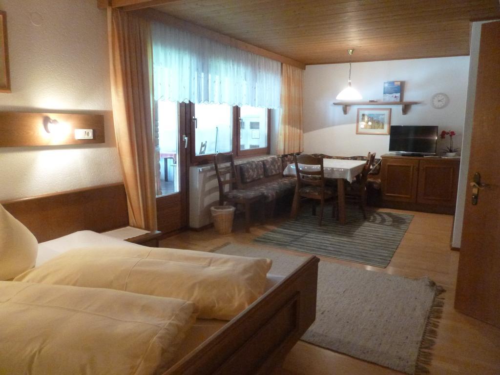 カップルHaus Wildbachアパートメント 部屋 写真